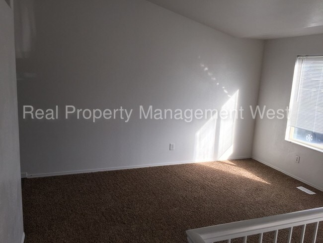 Building Photo - 5538 W Sunbury Pl