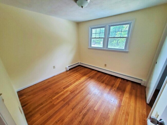 Foto del edificio - 37 Montcalm Ave