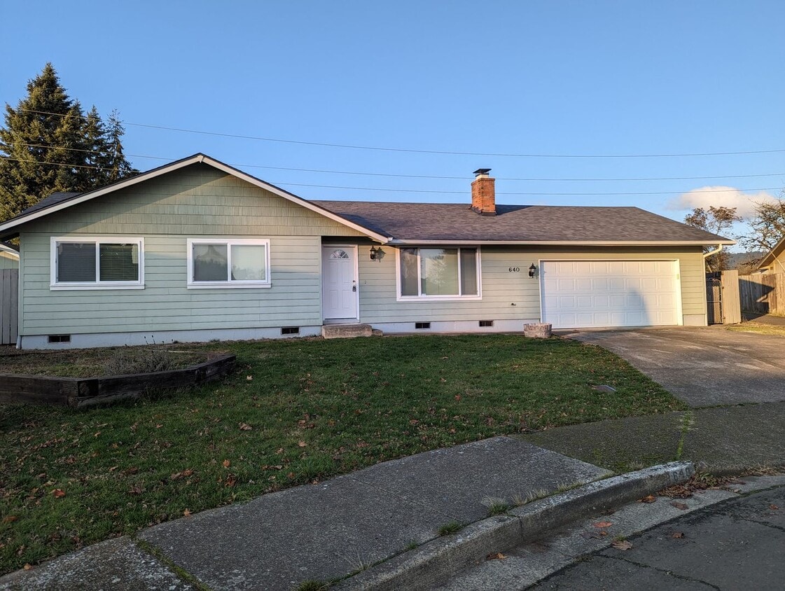 Primary Photo - Great 3-Bedroom, 2-Bath Home In A Cul-De-Sac!