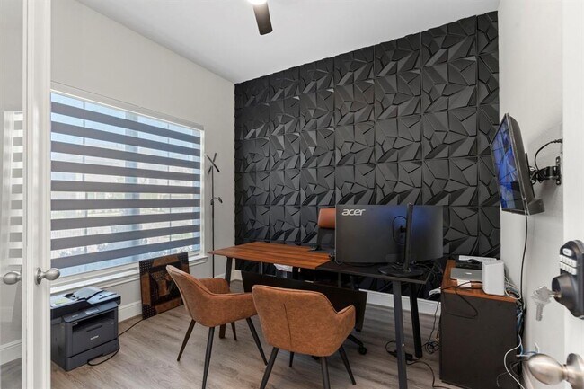 Building Photo - 26106 Radiant River Trl