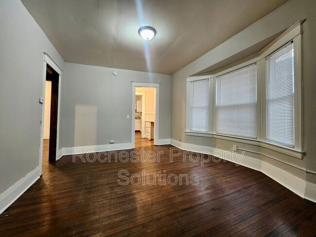 Building Photo - 11 Sawyer St