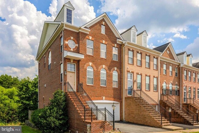 Building Photo - 2451 Silk Ct