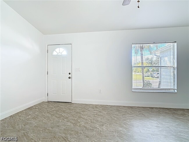 Building Photo - 18522 Robinson Ave