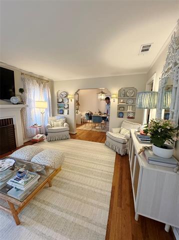 Foto del edificio - 5101 W Amherst Ave