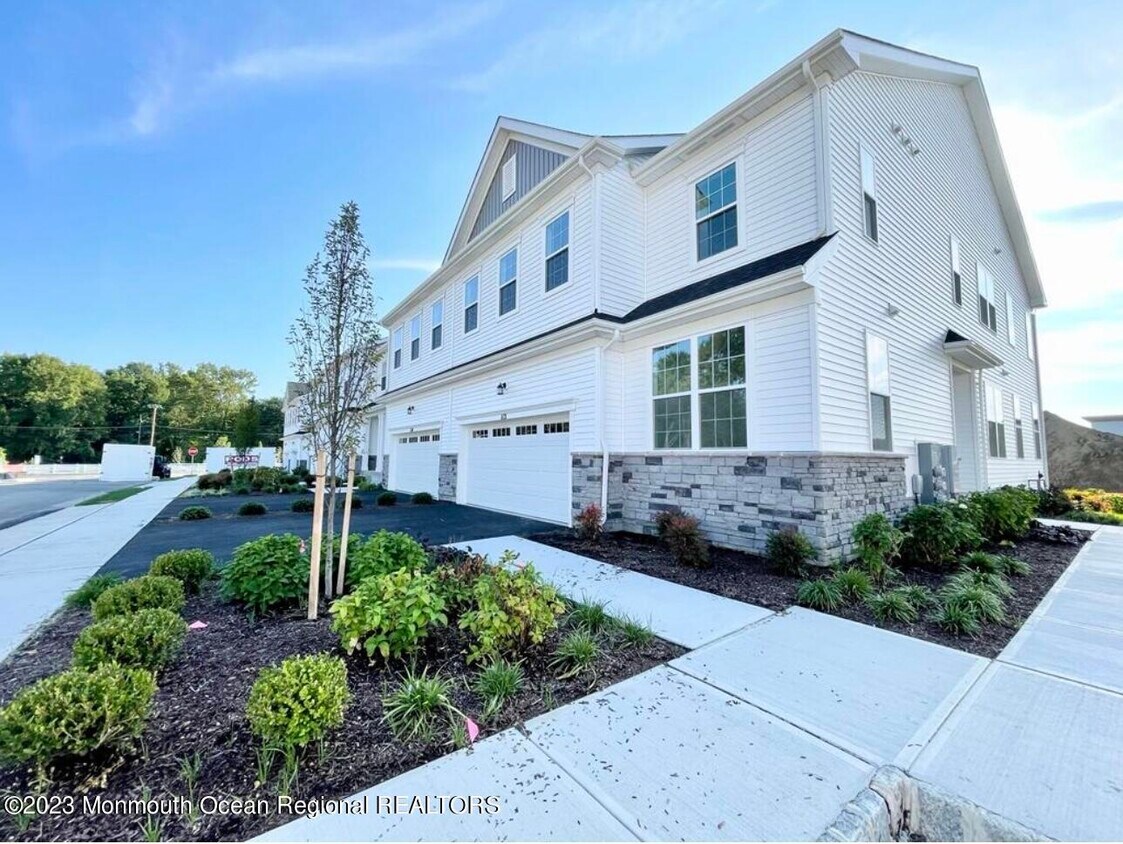 Primary Photo - 113 Woolley Ct