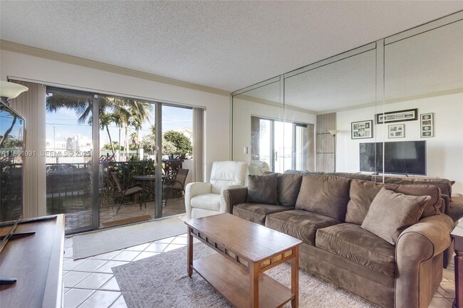 Foto del edificio - 1201 S Ocean Dr