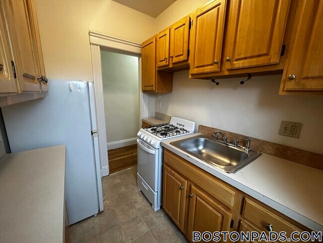 Building Photo - 1152 Commonwealth Ave