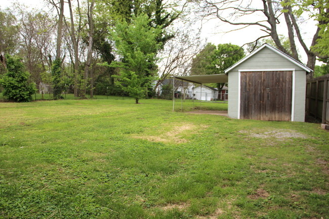 Building Photo - Stellar Inglewood Cottage!! Prime location...