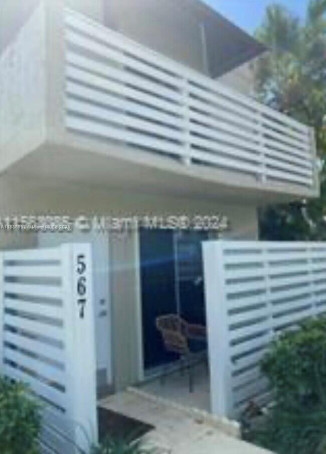 Foto del edificio - 567 NW 98th Ave