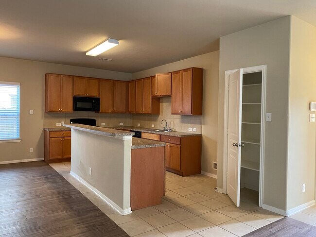 Foto del edificio - 18206 Canary Bluff Ln