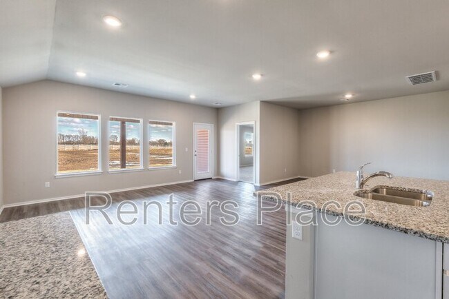 Building Photo - 14 Stonegate Dr