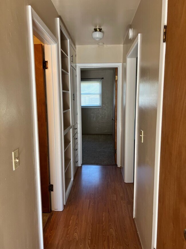 Foto del edificio - Medford 2 Bedroom, 1 bath Duplex with Fenc...