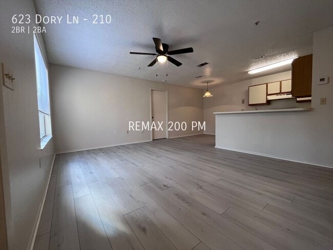 Foto del edificio - 623 Dory Ln