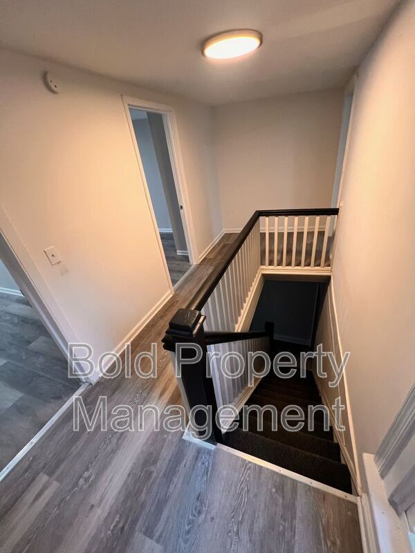 Foto del edificio - 706 W Market St