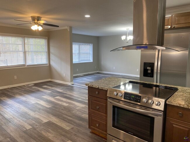 Building Photo - 102 Forrester Dr