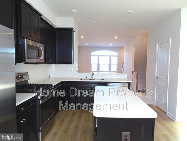 Building Photo - 1024 Trestle Dr