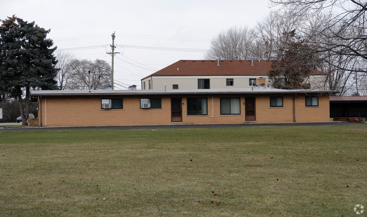 Building Photo - 33740 Utica Rd