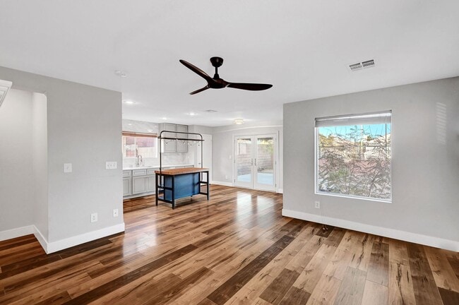 Foto del edificio - Remodeled Three Bedroom in Summerlin! No carpet!