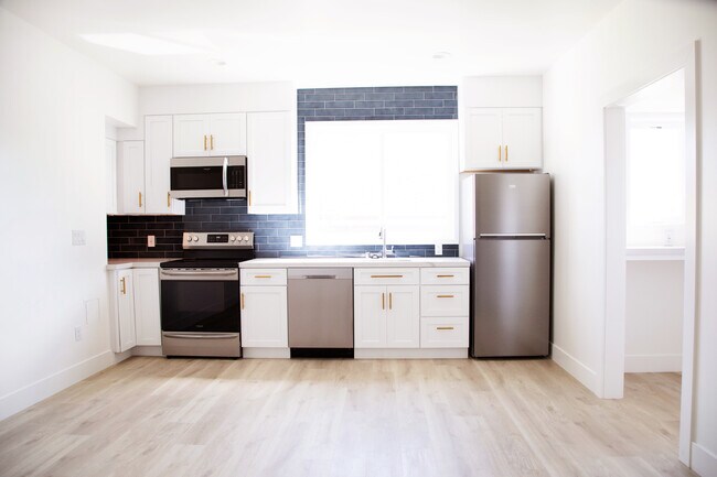 Sala de estar / Cocina - 402 Lee Street