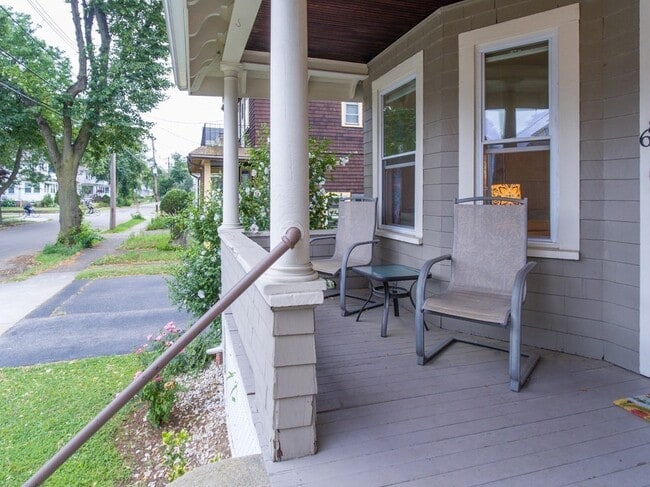 Building Photo - 68-70-70 Everett St