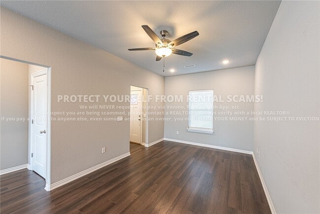 Foto del edificio - 211 Grove Ln