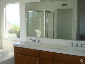 Building Photo - 11774 Oakhurst Way