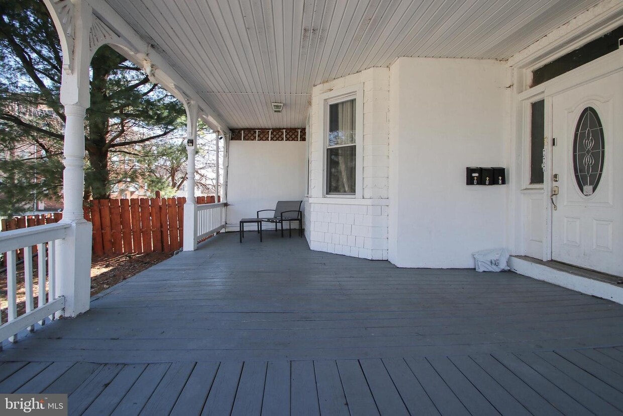 332 Sharon Ave Unit A, Sharon Hill, PA 19079 Room for Rent in Sharon