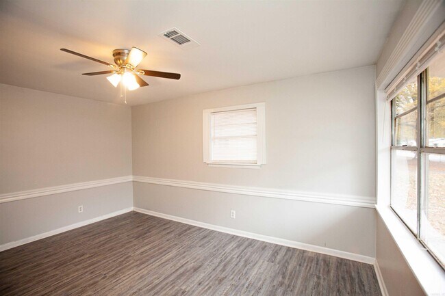 Building Photo - 7101 Redwood Dr