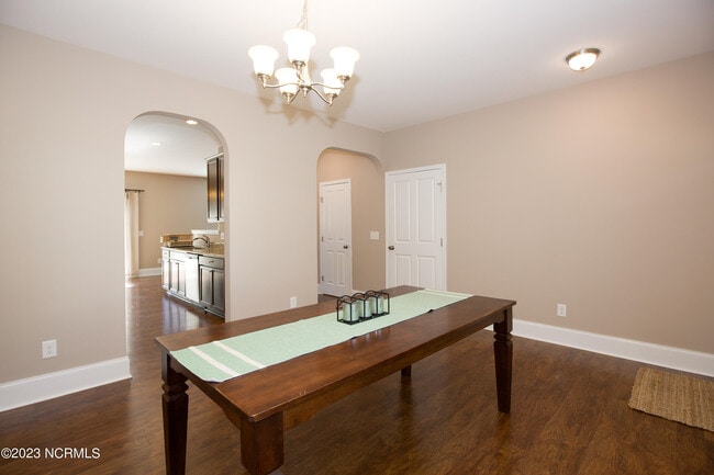 Building Photo - 1815 Longleaf Dr SW
