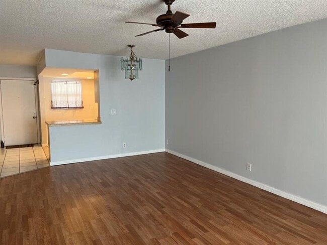 Foto del edificio - 2600 NE 1st Ln