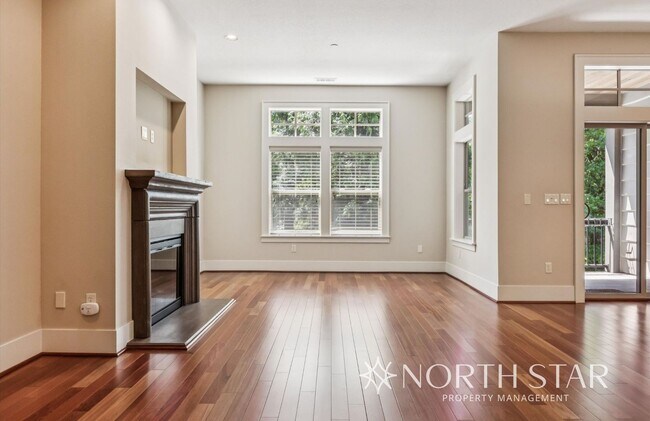Foto del edificio - Stunning Renaissance at Peterkort Woods To...