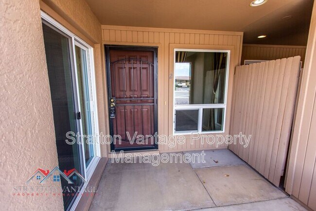 Foto del edificio - 427 W Pontiac Dr