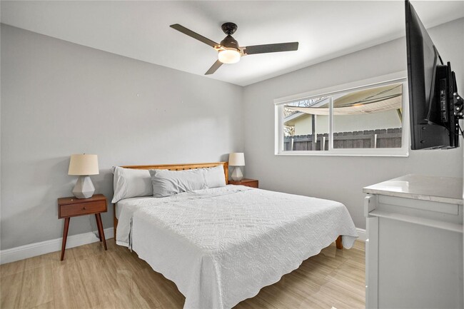 Foto del edificio - 817 NW 30th St