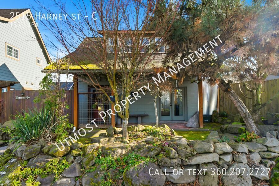 Photo - 2515 Harney st-C