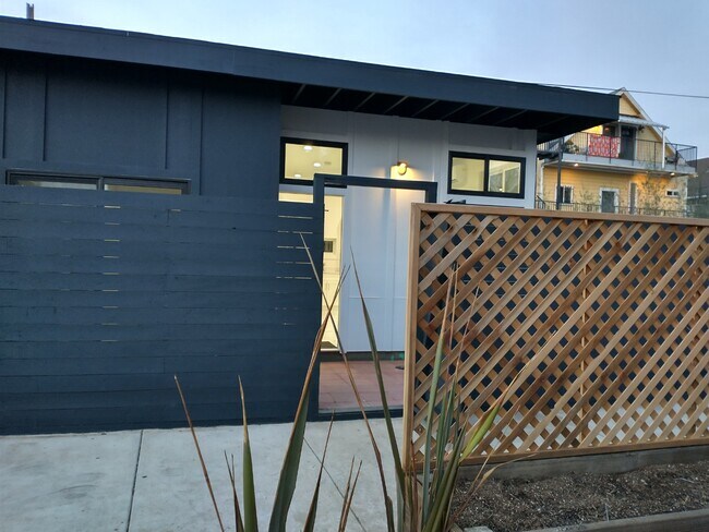 ADU House available - 720 37th St