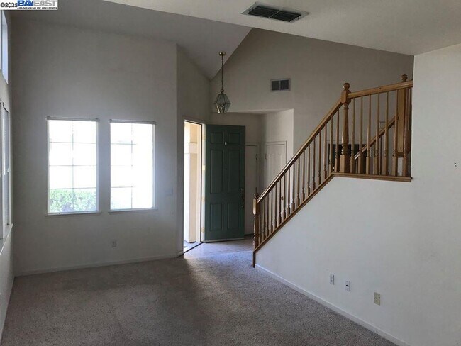 Building Photo - 2173 Leafcrest Common