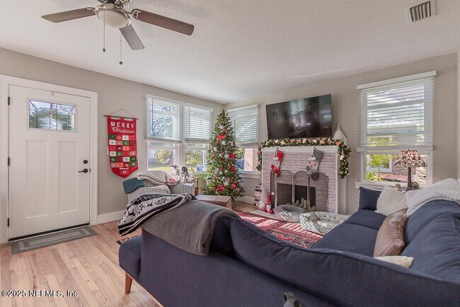 Foto del edificio - 909 Talbot Ave