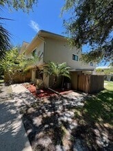 Building Photo - 516 S Plumosa St
