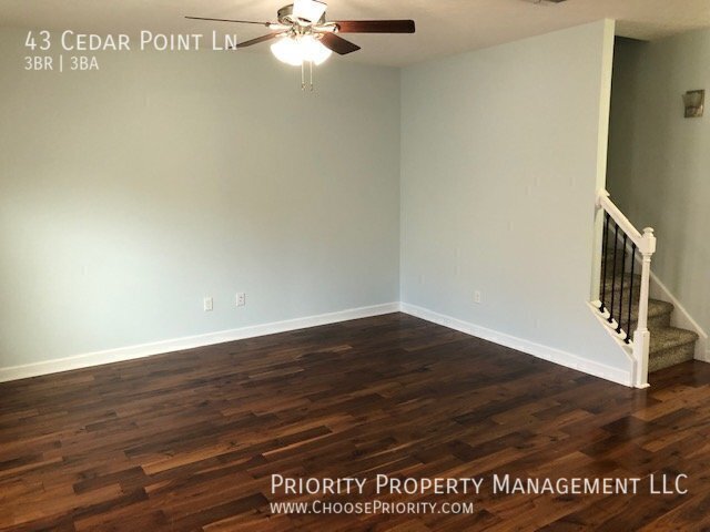 Foto del edificio - 43 Cedar Point Ln
