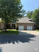 Building Photo - 118 Carriage Ct