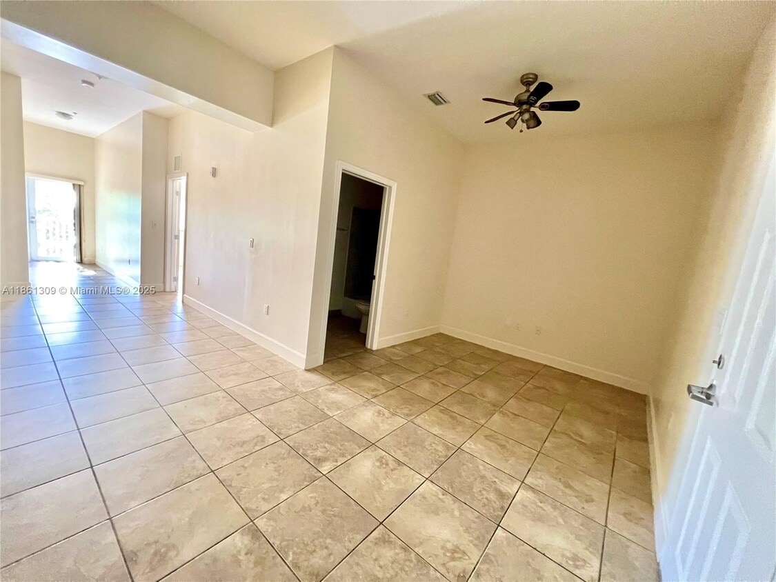Foto principal - 1253 SW 2nd St