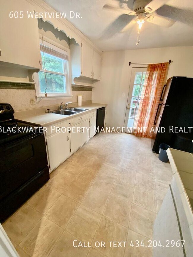 Building Photo - 3 Bedroom Home in Fort Hill