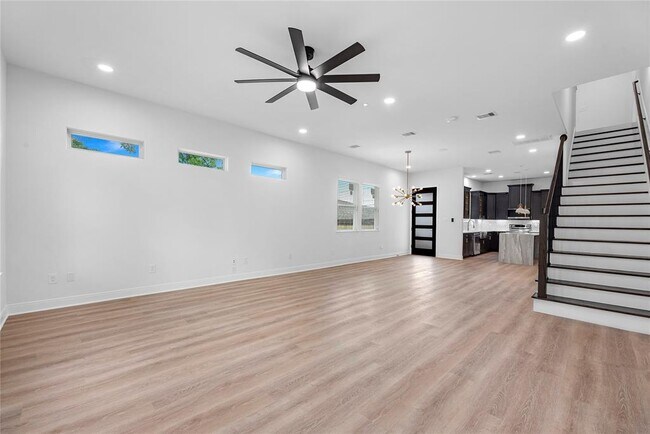 Building Photo - 6630 Highrock Rd