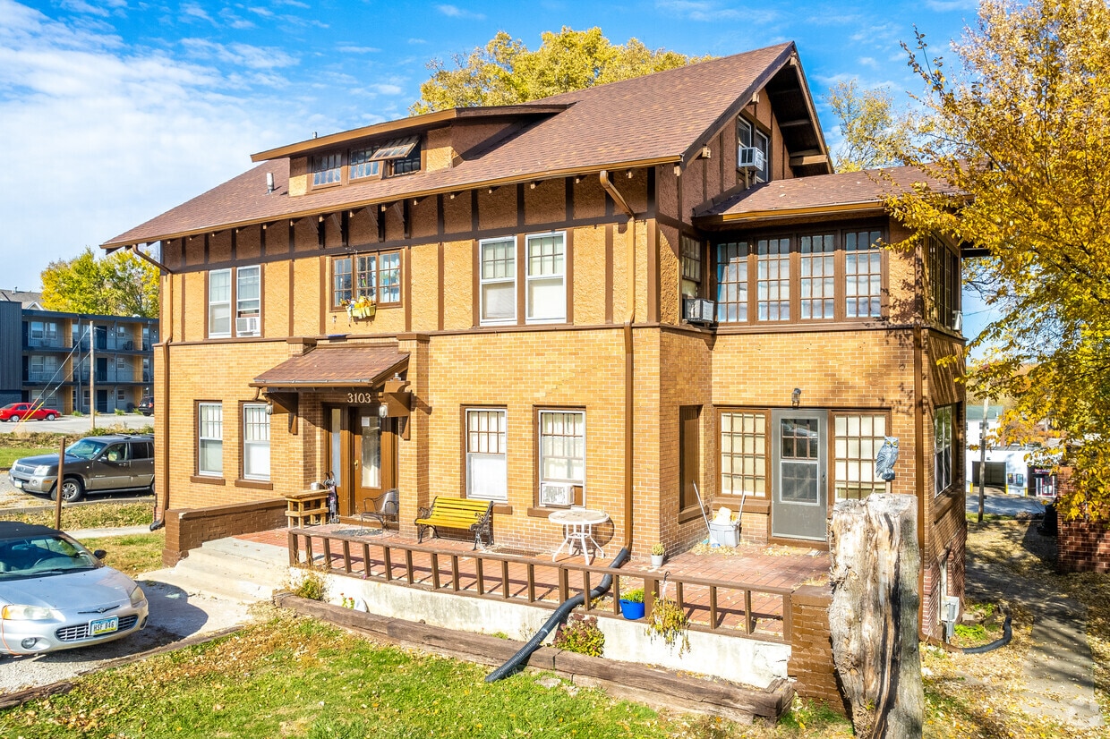 Foto principal - 3103 Grand Ave