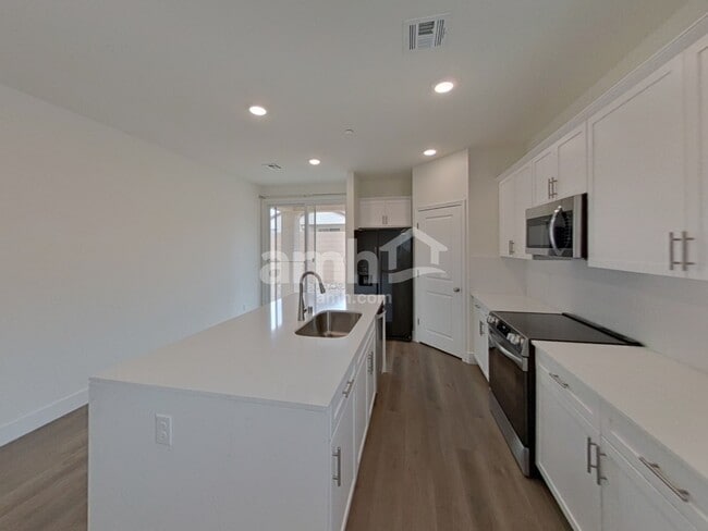 Building Photo - 509 Sacred Lotus Pl