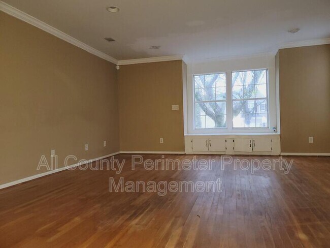Foto del edificio - 2262 Oak Glenn Cir