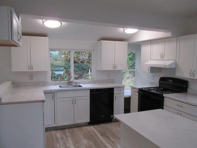 Building Photo - 3 Bedroom House in Mount Vernon