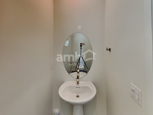 Foto del edificio - 3427 N Delta St