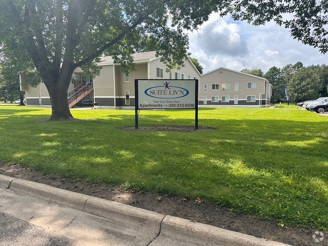 Primary Photo - Suite Liv'n Willmar