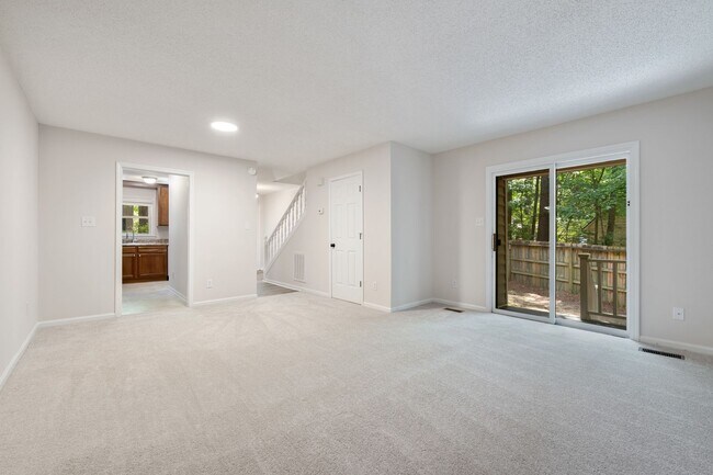 Building Photo - WOW!! Prime location and quite living in C...